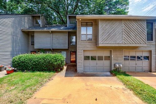 1002 Creatwood Cir Se, Smyrna, GA, 30080-8211 | Card Image