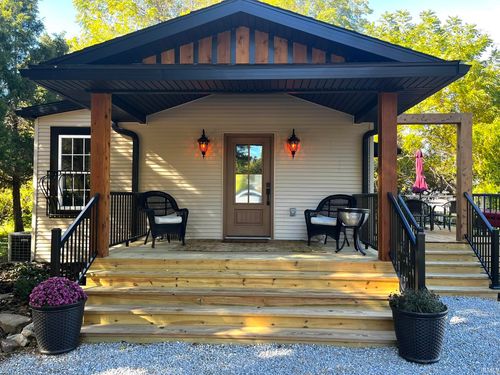 624 Monroe St, Newburgh, IN, 47630-1255 | Card Image