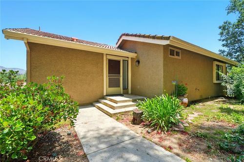 425 Vista Dorado Ln, Oak Park, CA, 91377-3721 | Card Image