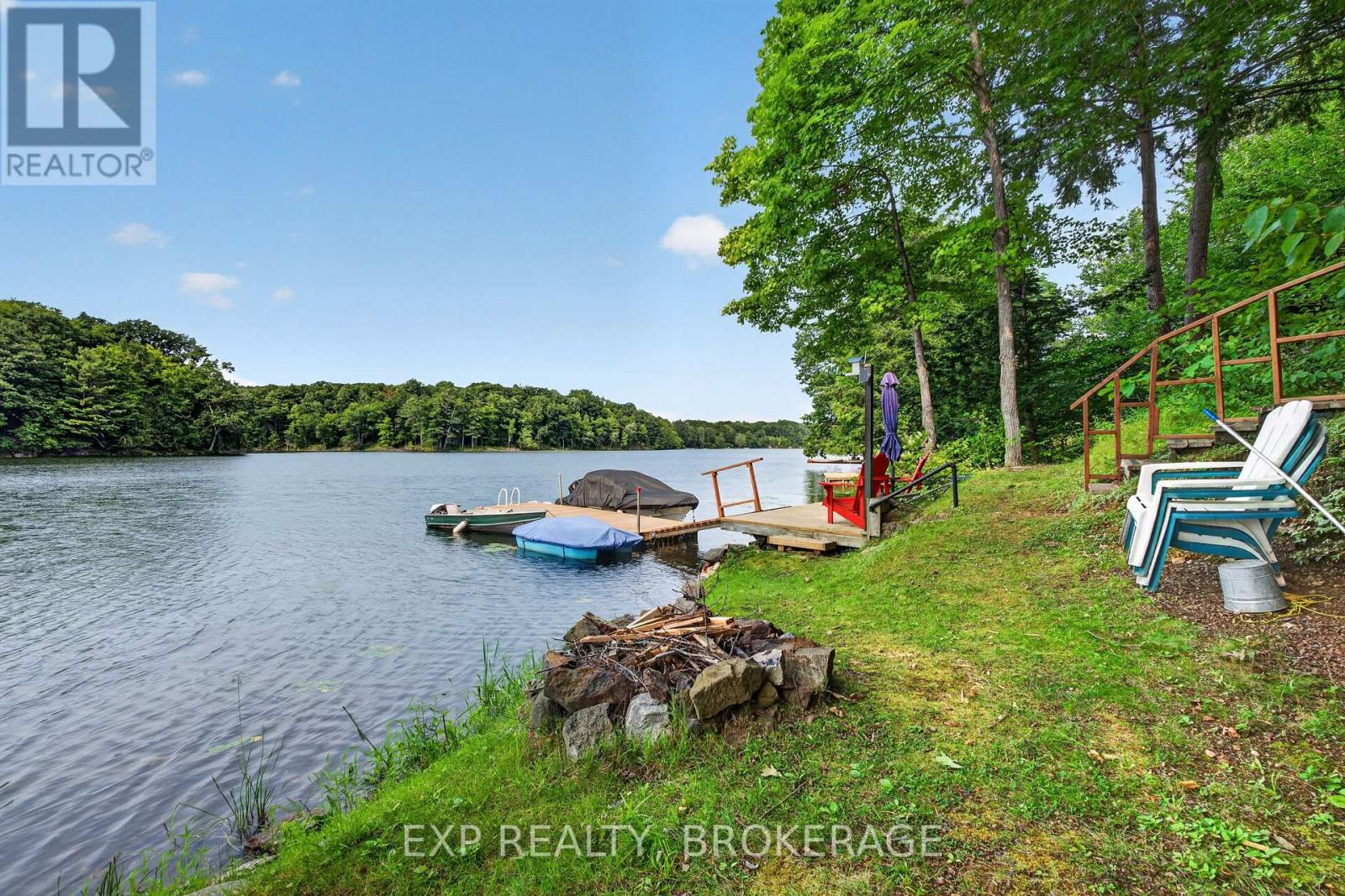 Residential in Frontenac (Frontenac South) 3