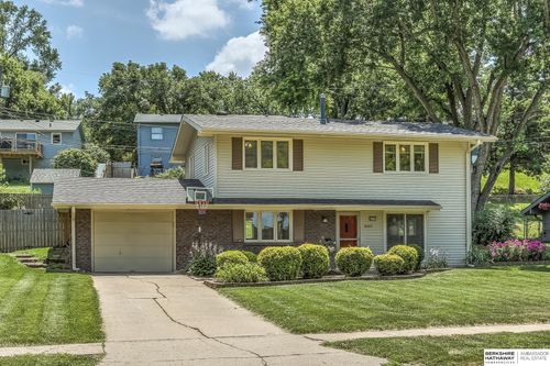 8569 Larimore Ave, Omaha, NE, 68134-3171 | Card Image