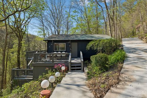1407 Lakeside Dr, Smithville, TN, 37166-7502 | Card Image