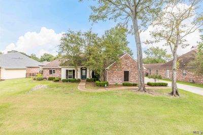 6023 Riverbend Lakes Dr, House other with 4 bedrooms, 3 bathrooms and null parking in Baton Rouge LA | Image 2