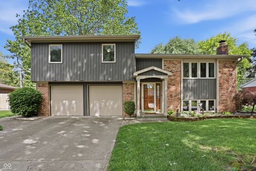 729 Colonial Way, Greenwood, IN, 46142-1813 | Card Image