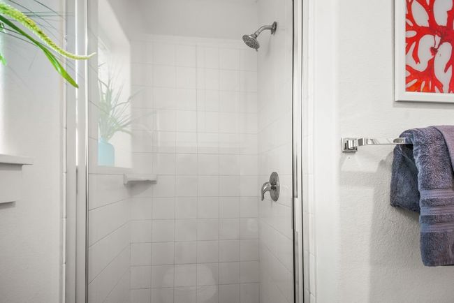 Guest bedroom Shower | Image 23