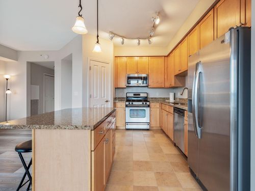 apt-806-500 E Grant St, Minneapolis, MN, 55404-1436 | Card Image