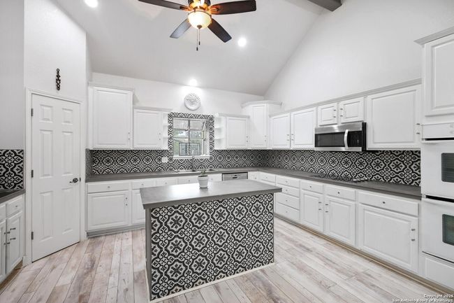 341 Indigo Run Dr, House other with 3 bedrooms, 2 bathrooms and null parking in Bulverde TX | Image 17