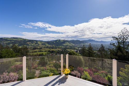 3682 Rocky Knoll Way, Santa Rosa, CA, 95404-0904 | Card Image