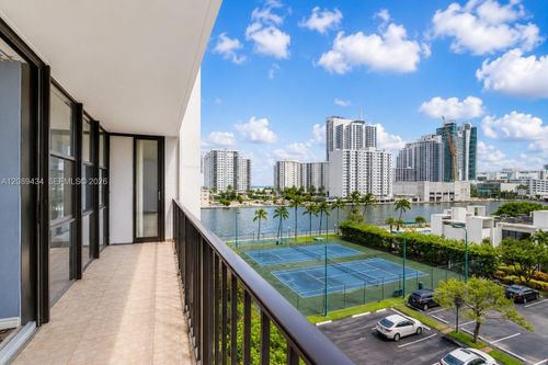 614-1000 Parkview Dr, Hallandale Beach, FL, 33009-8905 | Card Image