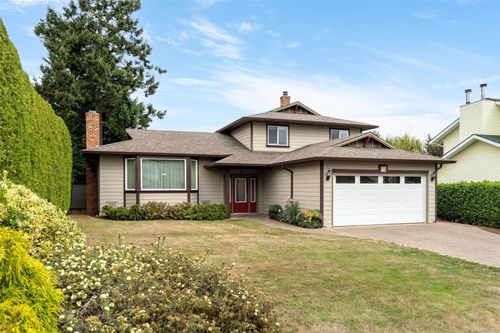 2056 Skyline Cres, Central Saanich, BC, V8M1M6 | Card Image