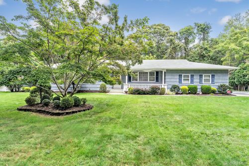 9 Old Barto Rd, Brookhaven, NY, 11719-9505 | Card Image