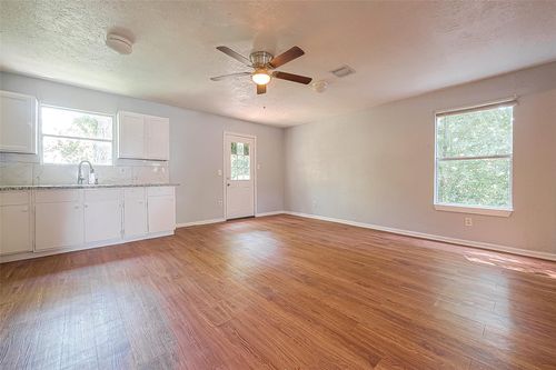 4810 Carmen Street, Houston, TX, 77033 | Card Image