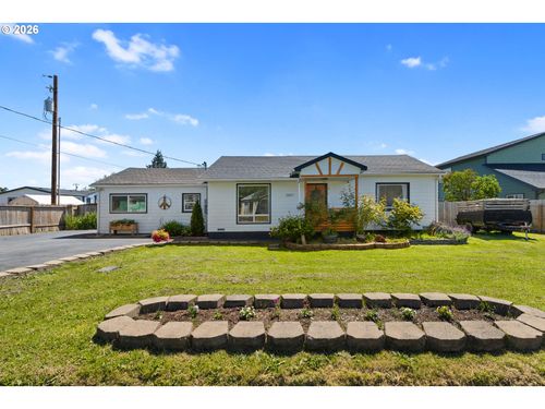 1997 Castle Ave, Roseburg, OR, 97471-4524 | Card Image