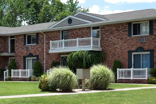 12c-12 Baker St, West Babylon, NY, 11704-8034 | Card Image