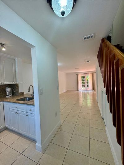 302 - 6858 Nw 173rd Dr, Condo with 2 bedrooms, 2 bathrooms and null parking in Hialeah FL | Image 3