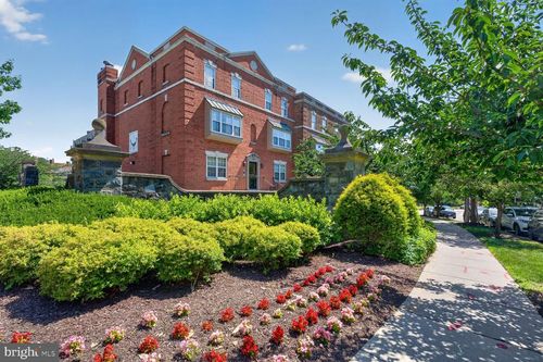302-3800 Porter St Nw, WASHINGTON, DC, 20016-2946 | Card Image