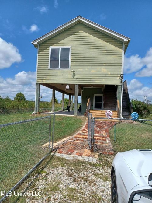11053 N Shore Dr, Bay Saint Louis, MS, 39520-9171 | Card Image