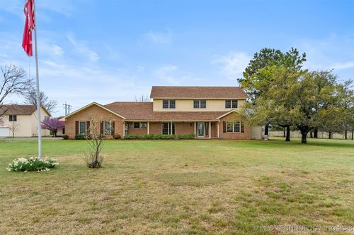 575 Majestic Hills Rd, Ardmore, OK, 73401-8377 | Card Image