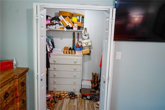 primary bedroom closet | Image 19