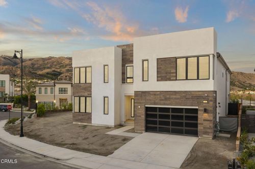 11862 N Hillsborough Ln, Porter Ranch, CA, 91326-4980 | Card Image