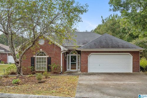304 Creekside Ln, Gardendale, AL, 35071-3694 | Card Image