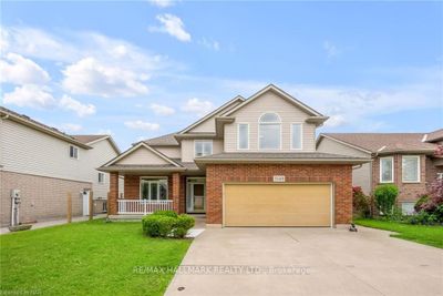 7149 Parkside Rd, House other with 4 bedrooms, 4 bathrooms and 4 parking in Niagara Falls ON | Image 1