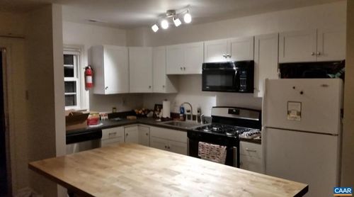 apt-4-144 Hessian Hills Cir, CHARLOTTESVILLE, VA, 22901-2526 | Card Image