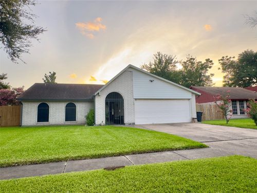 10103 Lost Trail St, Houston, TX, 77088-2238 | Card Image