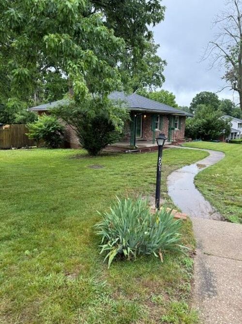 201 Wilson Downing Rd, Lexington, KY, 40517 | Card Image