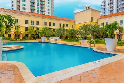 409S - 7350 Sw 89th St, Condo with 1 bedrooms, 1 bathrooms and null parking in Miami FL | Image 1