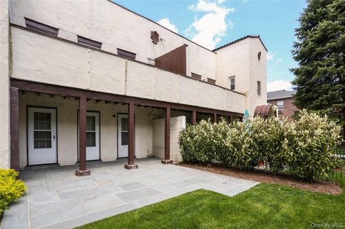 apt-5-107 Kensington Rd, Bronxville, NY, 10708-1422 | Card Image