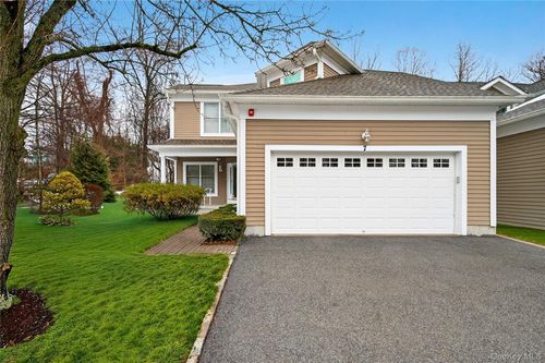 7-7 Club Pointe Dr, White Plains, NY, 10605-4465 | Card Image