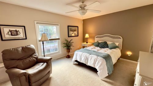 92 Linswood St, Monroe, MI, 48162-3170 | Card Image