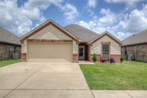 126 Comanche Dr, Greenville, TX, 75402-2817 | Card Image