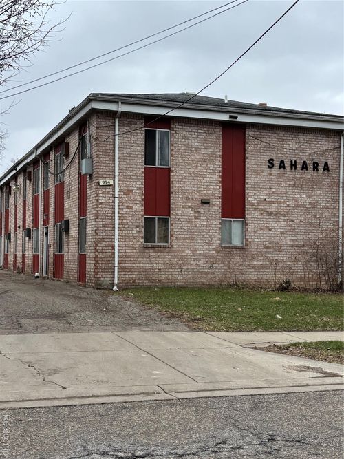 914 E Shiawassee St, Lansing, MI, 48912-1561 | Card Image