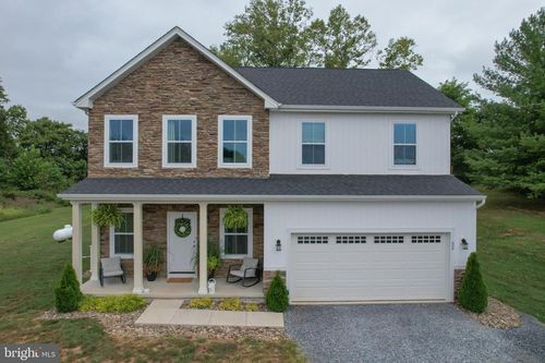 52 Fennec Fox Ln, SHENANDOAH JUNCTION, WV, 25442-1104 | Card Image