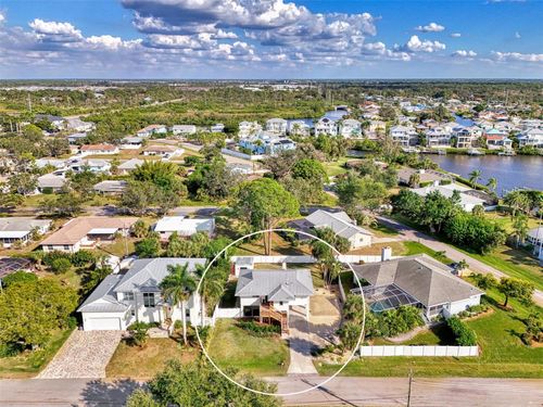 812 Garland Ave, Nokomis, FL, 34275-2230 | Card Image