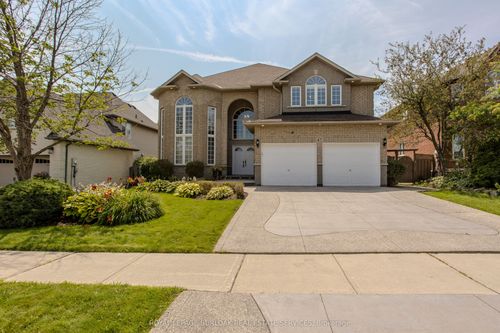 67 Walcotte Ave, Ancaster, ON, L9K1M8 | Card Image