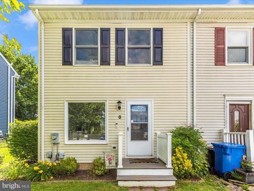 6 Courtland St, Taneytown, MD, 21787-2236 | Card Image