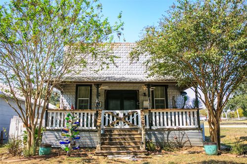 12400 E Texas St, Burton, TX, 77835-6139 | Card Image