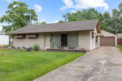 4129 Palm Ave, Lorain, OH, 44055-2847 | Card Image