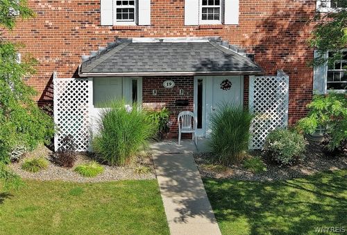 19 Crownview Ter, Hamburg, NY, 14075-4648 | Card Image