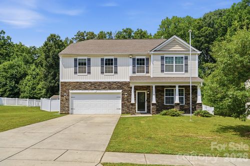137 Rippling Water Dr, Mount Holly, NC, 28120-9612 | Card Image