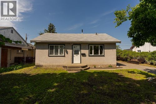 737 Irwin St, Prince George, BC, V2M2X6 | Card Image