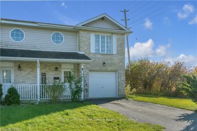 513 Farnham Crt, House attached with 3 bedrooms, 2 bathrooms and 8 parking in Kingston ON | Image 1