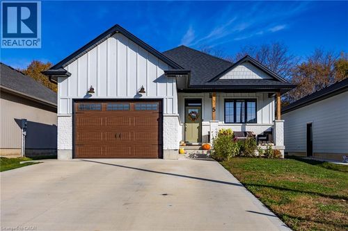 5 Macneil Court, Port Burwell, ON, N0J1T0 | Card Image