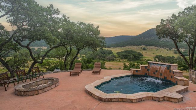 1401 Cedar Mesa Rd, Home with 3 bedrooms, 2 bathrooms and null parking in Tarpley TX | Image 34