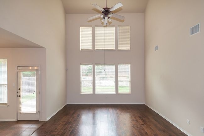7617 Covered Bridge Dr, House other with 5 bedrooms, 4 bathrooms and 2 parking in Austin TX | Image 6