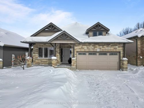 272 Walnut Street, Lucan Biddulph, ON, N0M2J0 | Card Image