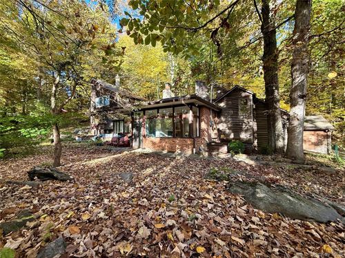 22 Elizabeth Pl, North Castle, NY, 10504-1428 | Card Image